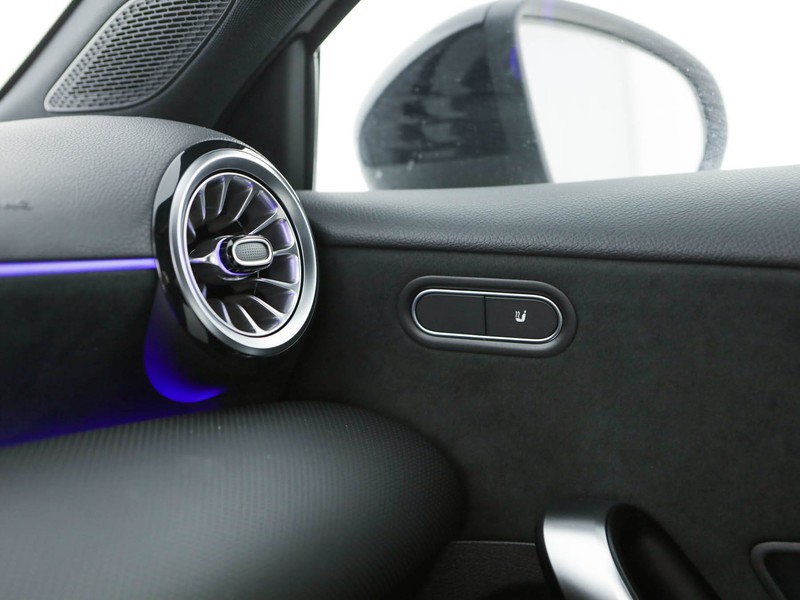 Mercedes Classe A 180 d amg line advanced plus auto diesel bianco