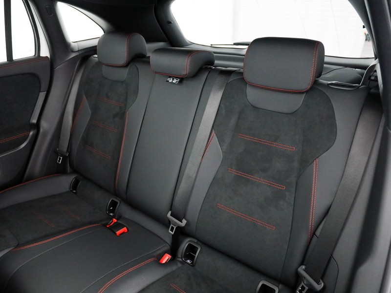 Mercedes GLA 200 d amg line advanced plus 4matic auto