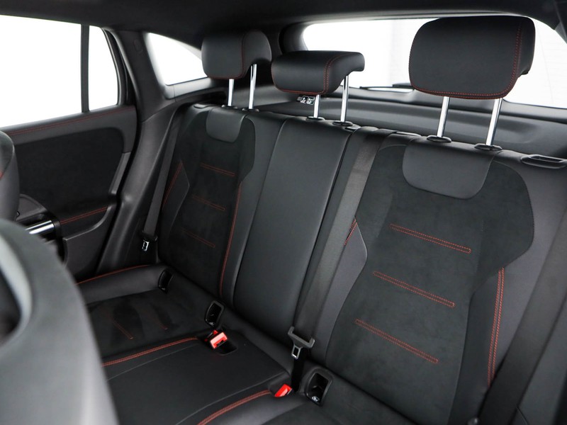 Mercedes GLA 180 d premium auto