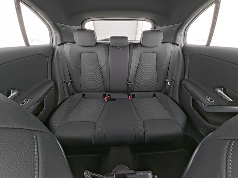 Mercedes Classe A 180 progressive advanced auto ibrido bianco