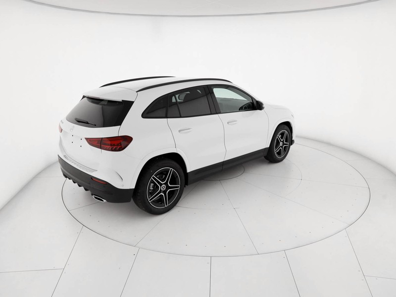 Mercedes GLA 180  d Automatic diesel bianco