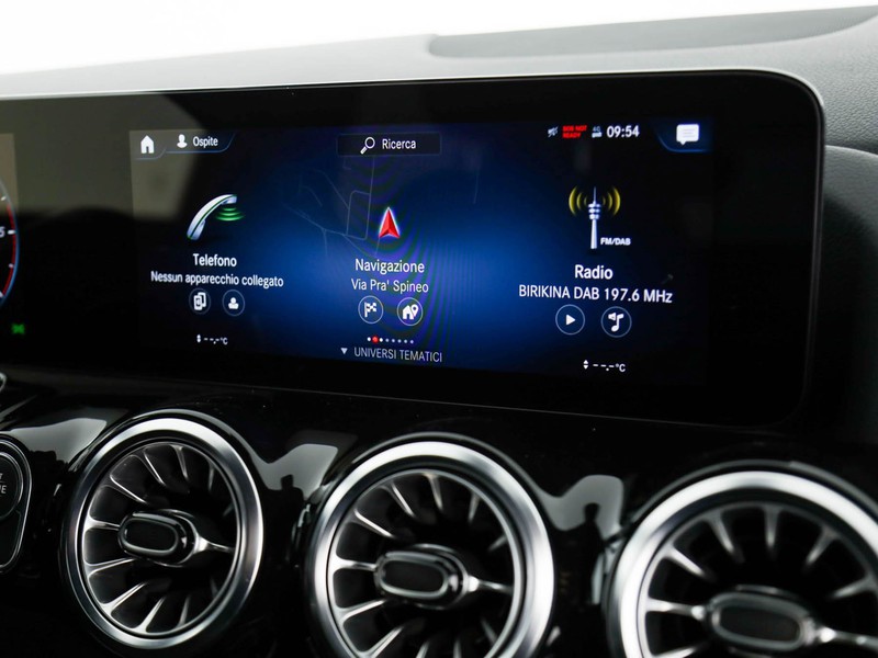 Mercedes GLA 180 d premium auto