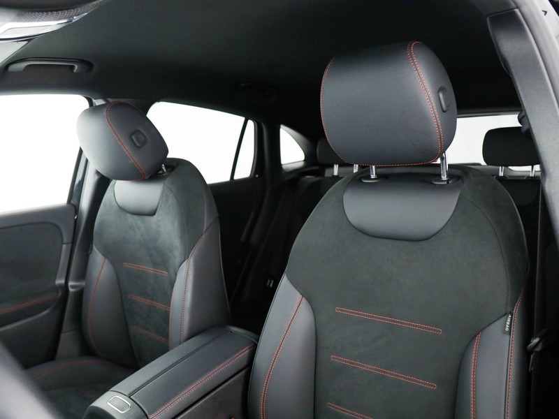 Mercedes GLA 200 d amg line premium 4matic auto