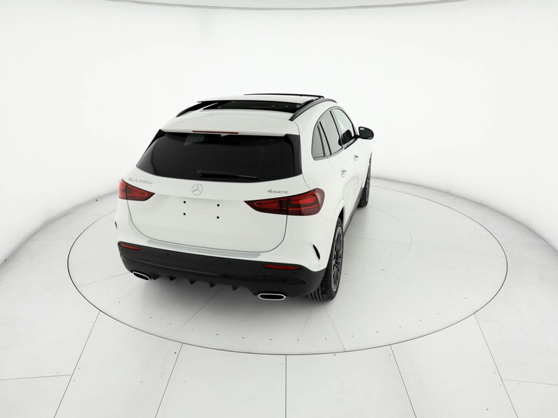 Mercedes GLA 200 d amg line advanced plus 4matic auto diesel bianco
