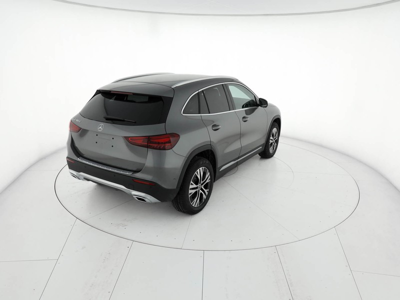 Mercedes GLA 180 d progressive advanced auto