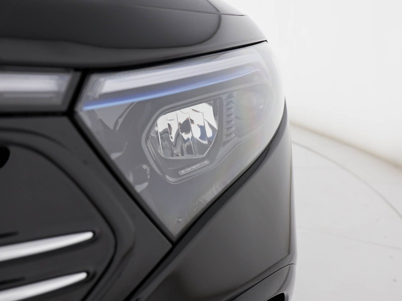 Mercedes EQB 250 premium elettrica nero