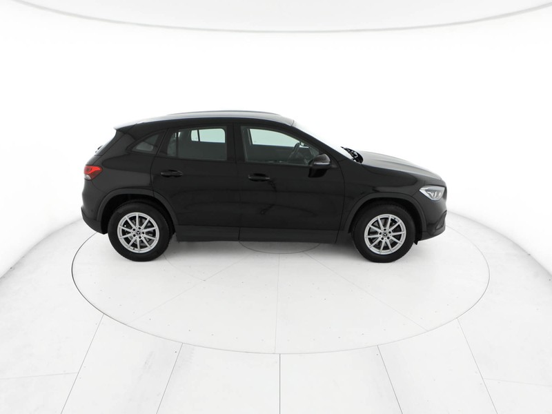 Mercedes GLA 180 d business extra auto