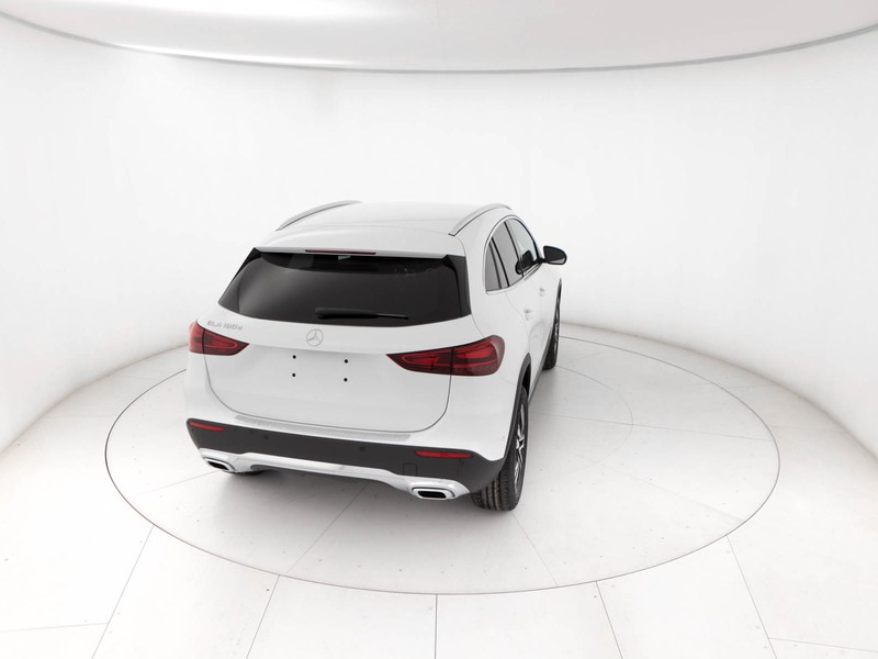 Mercedes GLA 180  d Automatic diesel bianco