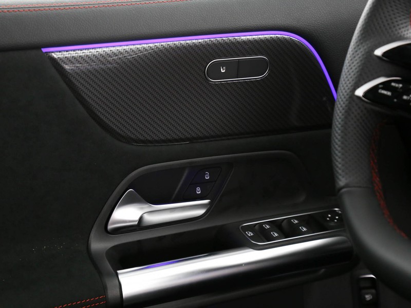 Mercedes GLA 200 d amg line advanced plus 4matic auto diesel bianco