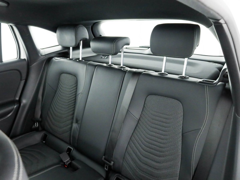 Mercedes GLA 250 e phev (eq-power) sport auto ibrido bianco