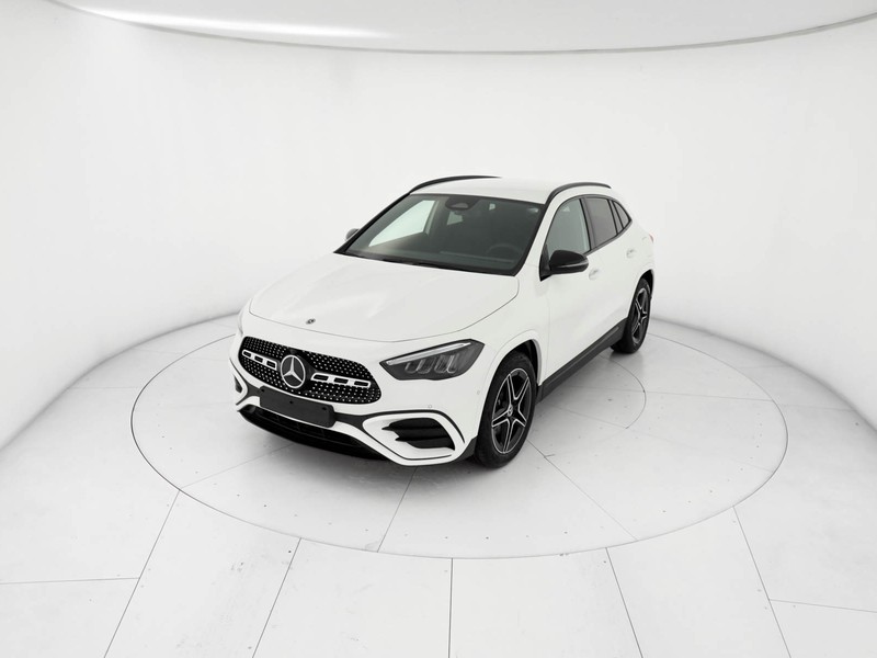 Mercedes GLA 200 d Automatic 4MATIC diesel bianco