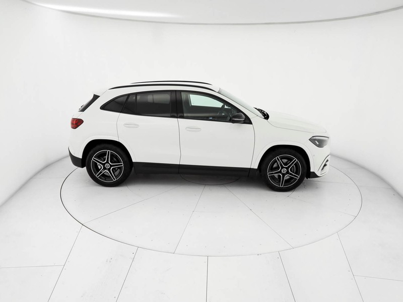 Mercedes GLA 200 d Automatic 4MATIC diesel bianco