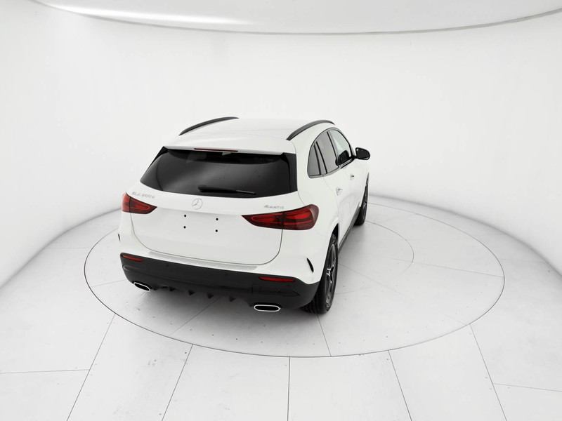 Mercedes GLA 200 d Automatic 4MATIC diesel bianco