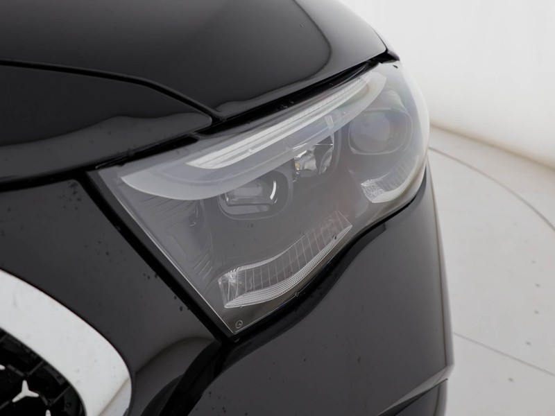 Mercedes Classe E SW E 300 e con tecnologia ibrida EQ Station Wagon