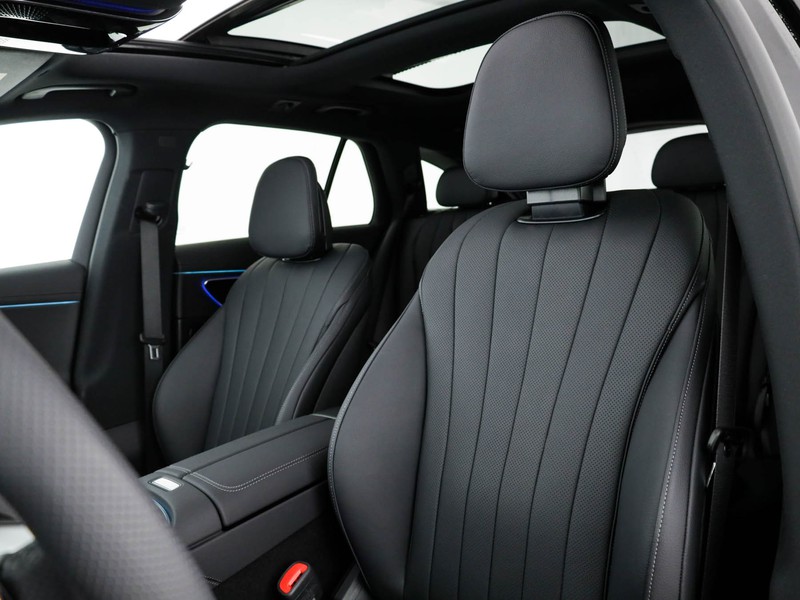 Mercedes Classe E SW E 300 e con tecnologia ibrida EQ Station Wagon