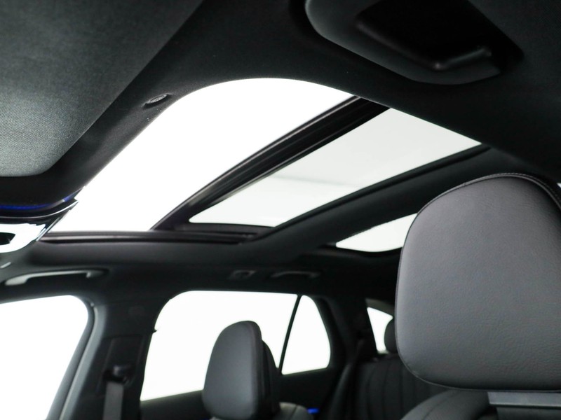 Mercedes Classe E SW E 300 e con tecnologia ibrida EQ Station Wagon