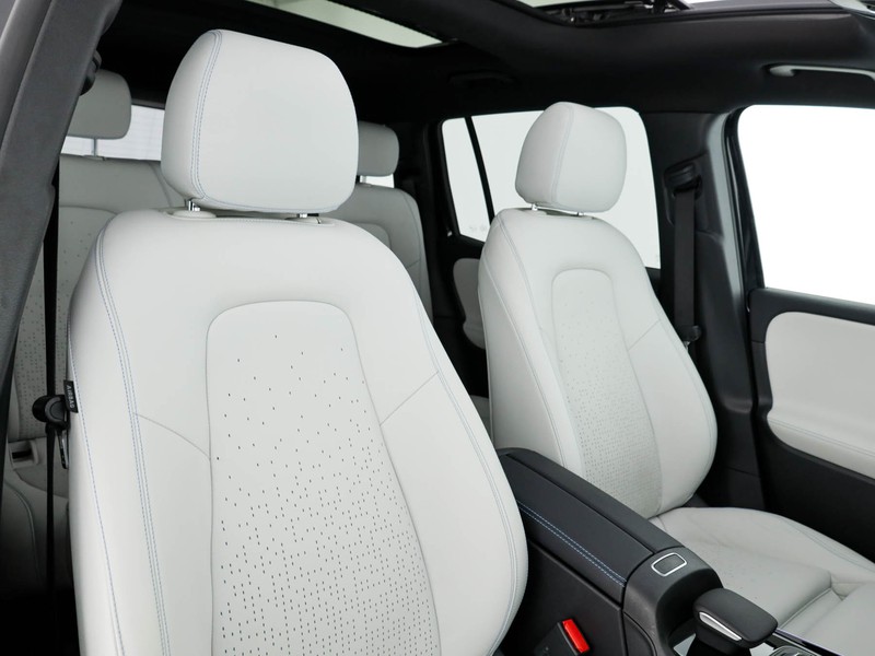 Mercedes EQB 300 sport plus edition1 4matic elettrica nero