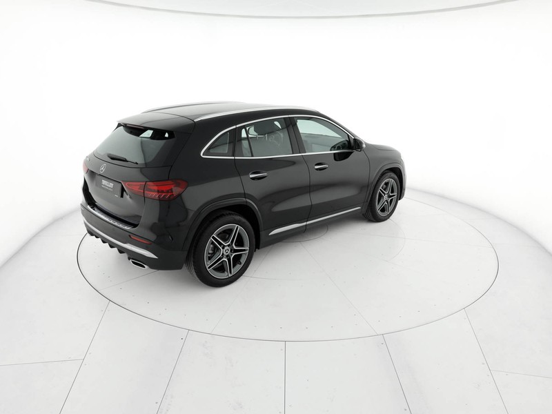 Mercedes GLA 180 d amg line premium plus auto diesel nero