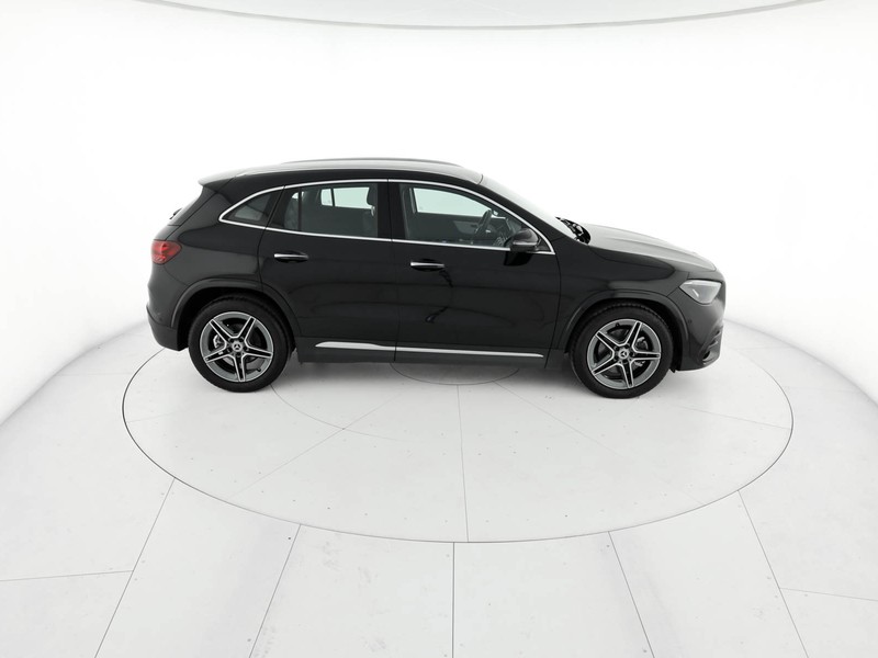 Mercedes GLA 180 d amg line premium plus auto diesel nero