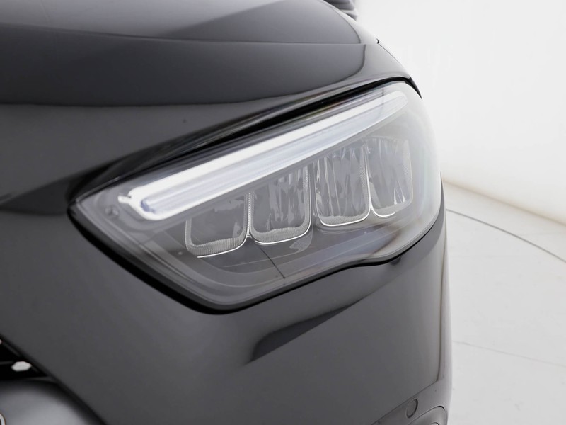 Mercedes GLA 180 d amg line premium plus auto diesel nero