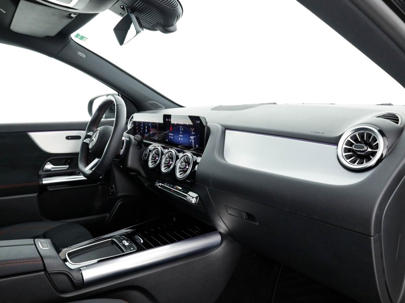 Mercedes GLA 180 d amg line premium plus auto diesel nero