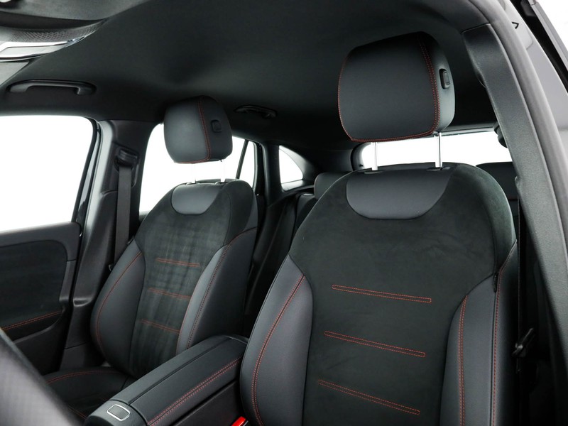 Mercedes GLA 180 d amg line premium plus auto diesel nero