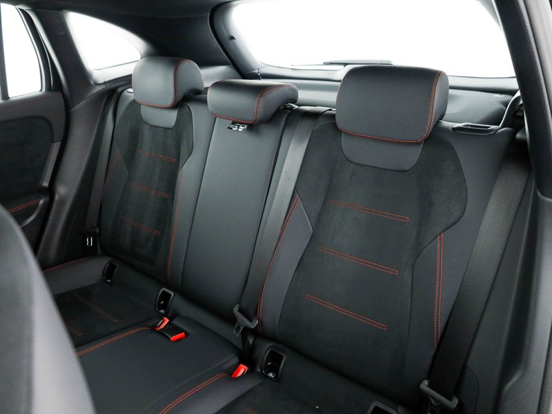 Mercedes GLA 180 d amg line premium plus auto diesel nero