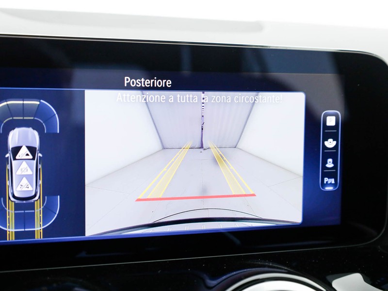 Mercedes GLA 180 d amg line premium plus auto diesel nero