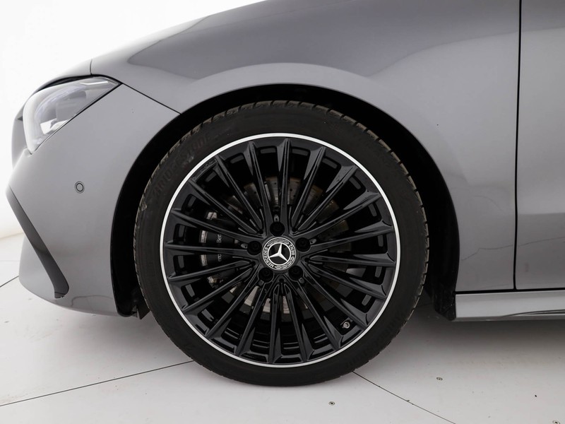 Mercedes CLA Shooting Brake  200 d amg line premium auto