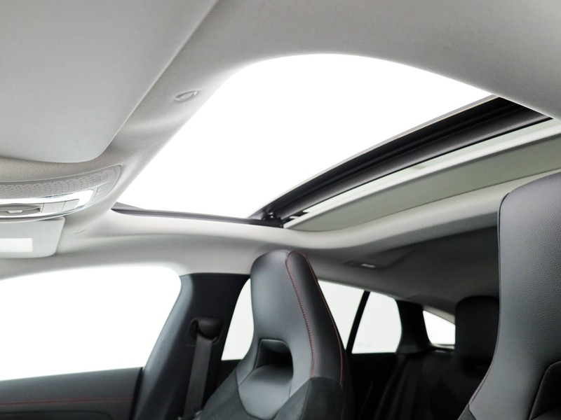 Mercedes CLA Shooting Brake  200 d amg line premium auto