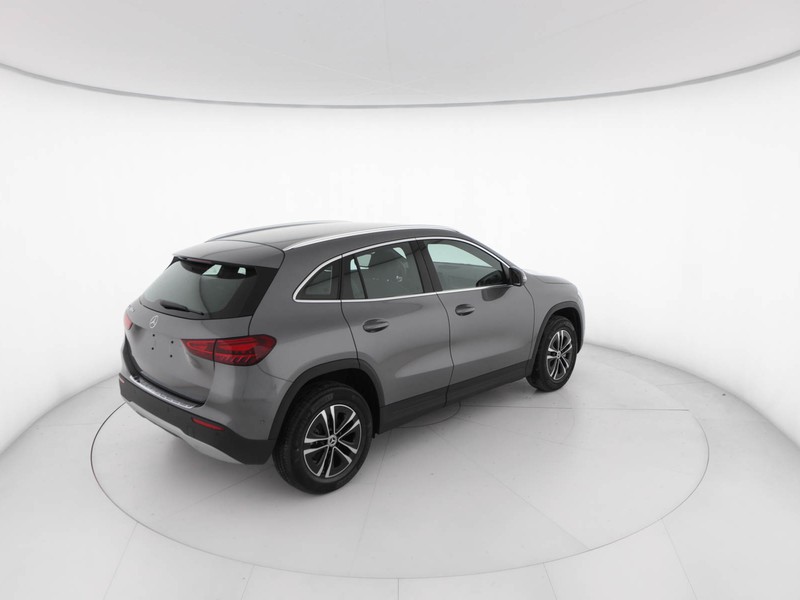 Mercedes GLA 180 d advanced auto diesel grigio