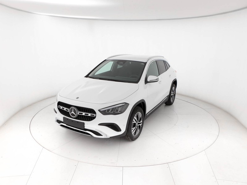 Mercedes GLA 180 d progressive advanced auto diesel bianco