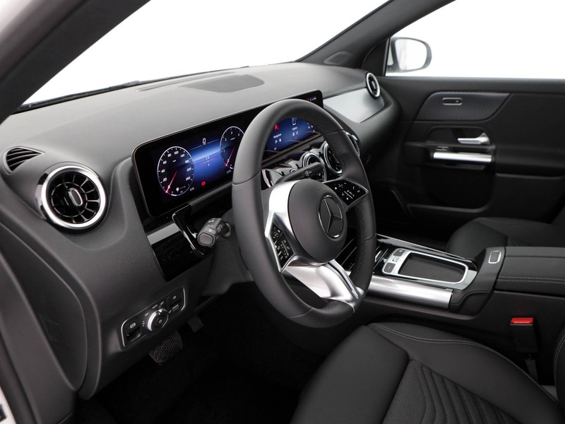 Mercedes GLA 180 d progressive advanced auto diesel bianco