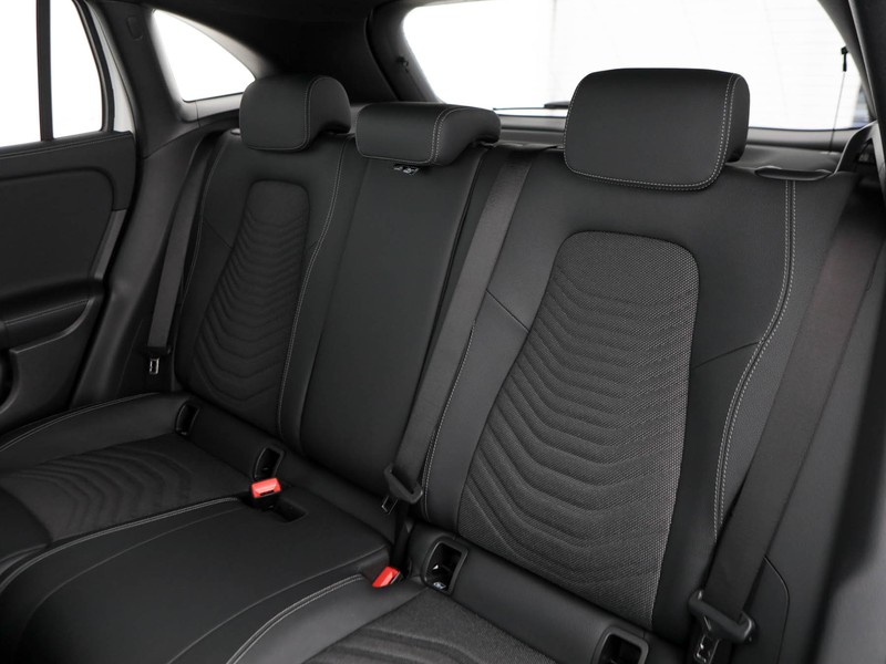 Mercedes GLA 180 d progressive advanced auto diesel bianco