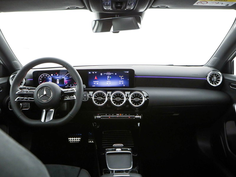 Mercedes Classe A 180 d amg line extra auto diesel bianco