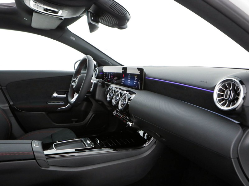 Mercedes Classe A 180 d amg line extra auto diesel bianco