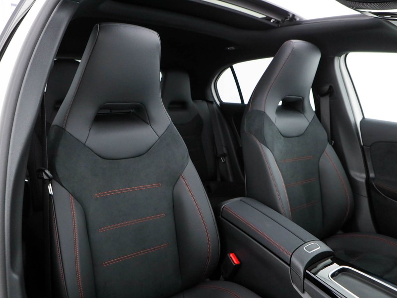 Mercedes Classe A 180 d amg line extra auto diesel bianco