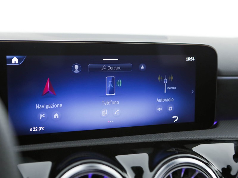 Mercedes Classe A 180 d amg line extra auto diesel bianco