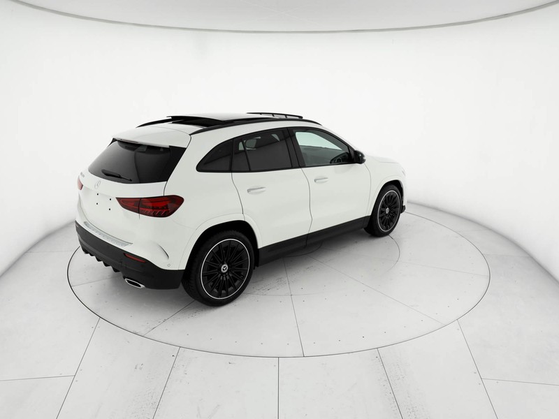 Mercedes GLA 180 amg line advanced plus auto ibrido bianco