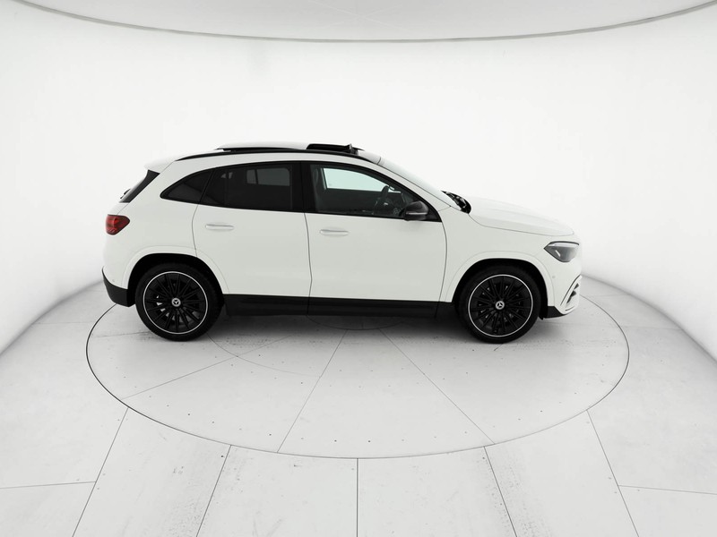 Mercedes GLA 180 amg line advanced plus auto ibrido bianco