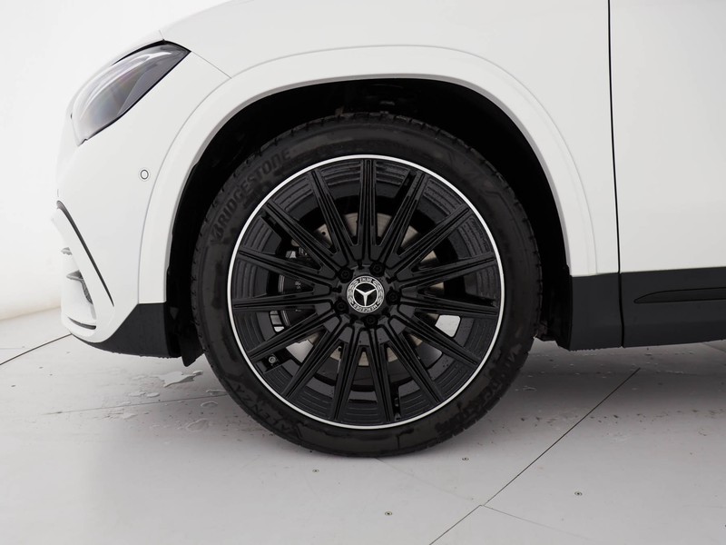Mercedes GLA 180 amg line advanced plus auto ibrido bianco