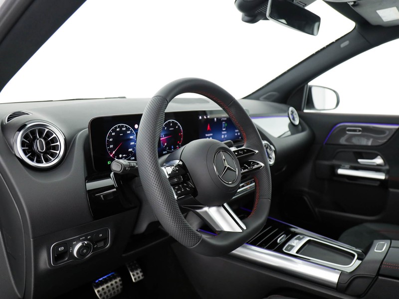 Mercedes GLA 180 amg line advanced plus auto ibrido bianco