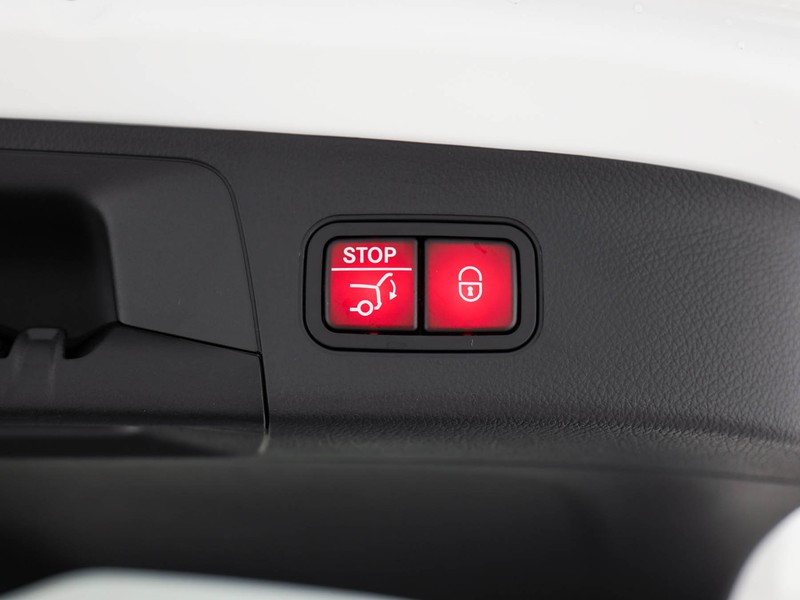 Mercedes GLA 180 amg line advanced plus auto ibrido bianco