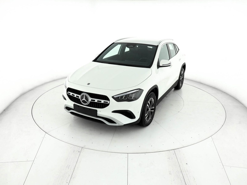 Mercedes GLA 180 d advanced auto diesel bianco