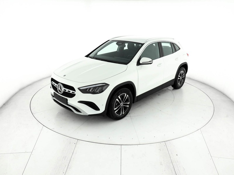 Mercedes GLA 180 d advanced auto diesel bianco