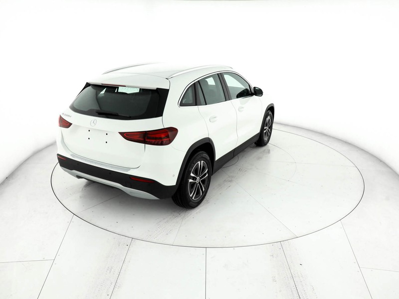 Mercedes GLA 180 d advanced auto diesel bianco