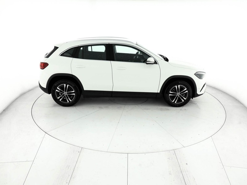 Mercedes GLA 180 d advanced auto diesel bianco