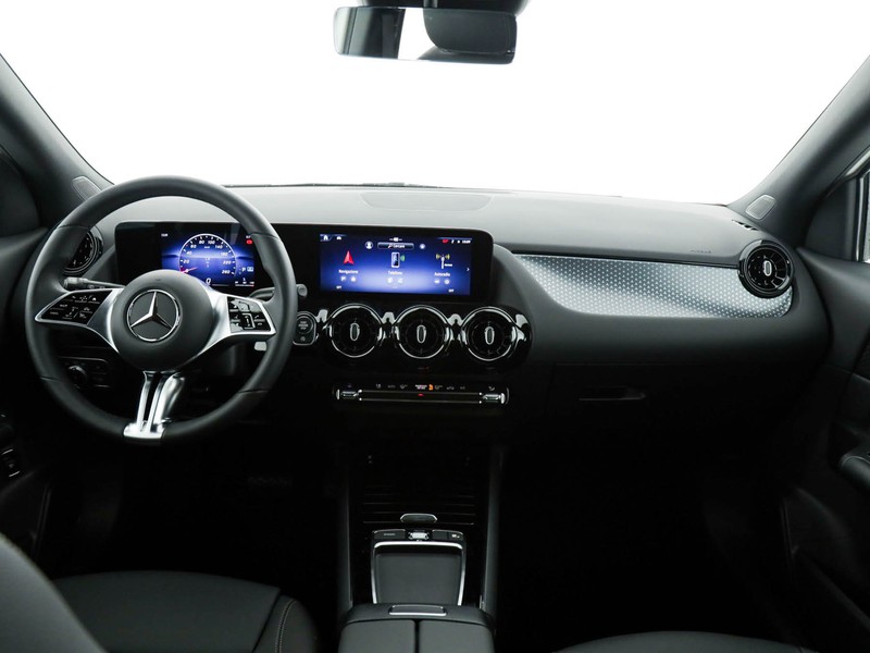 Mercedes GLA 180 d advanced auto diesel bianco