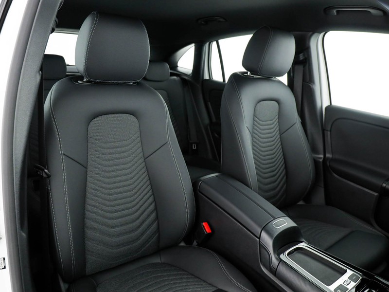 Mercedes GLA 180 d advanced auto diesel bianco