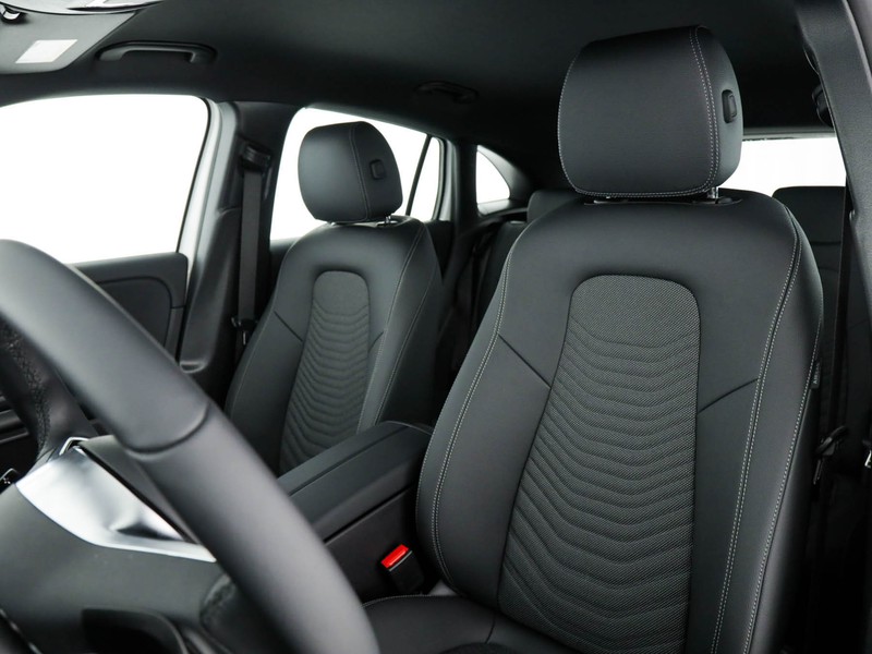 Mercedes GLA 180 d advanced auto diesel bianco